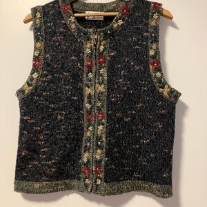 VIntatage Knit Floral Zip Front Vest  - 5% Wool